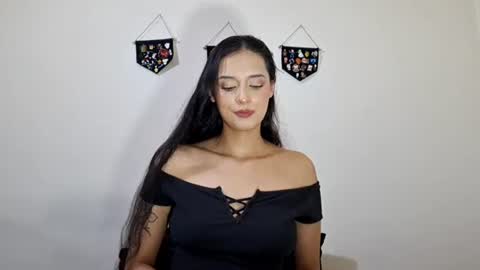 lyla online show from August 1, 3:45 am