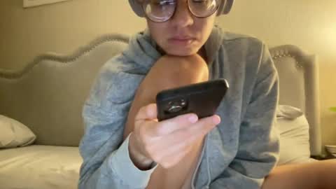 Olivia online show from August 8, 6:46 am