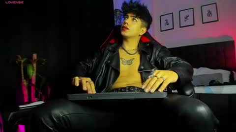 Lyle Bennett online show from July 24, 11:57 am
