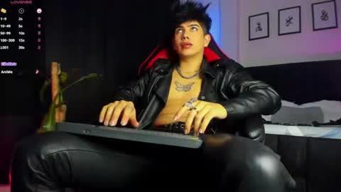 Lyle Bennett online show from July 27, 3:28 pm