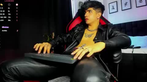Lyle Bennett online show from August 10, 5:25 pm