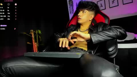 Lyle Bennett online show from August 14, 7:50 pm