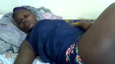 lyn_anna online show from August 7, 12:49 pm