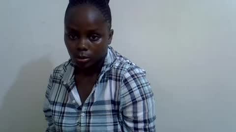 lyn_anna online show from August 12, 5:10 am