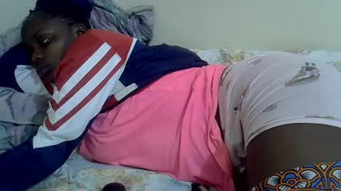 lyn_anna online show from August 15, 7:01 am