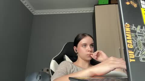 Eva online show from August 3, 9:49 am