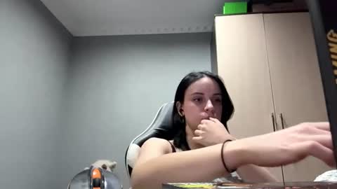 Eva online show from August 8, 2:17 pm