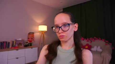 Sara online show from August 7, 7:47 pm