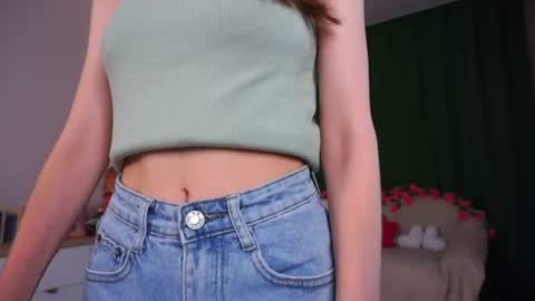 Sara online show from August 7, 9:59 pm