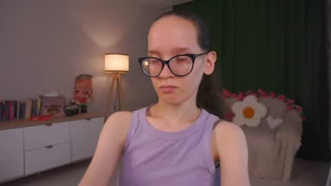 Sara online show from August 8, 5:35 pm