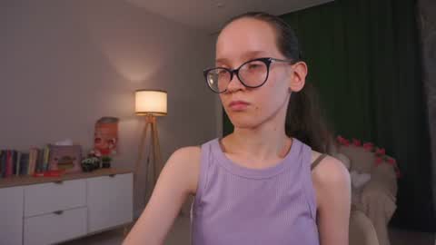 Sara online show from August 8, 11:05 pm