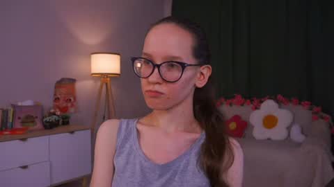 Sara online show from August 9, 9:49 pm