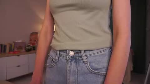 Sara online show from August 12, 2:47 am
