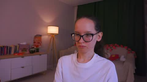 Sara online show from August 12, 9:39 pm