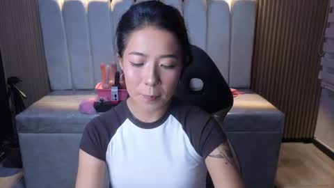 lynn_turner_ online show from July 23, 1:24 pm
