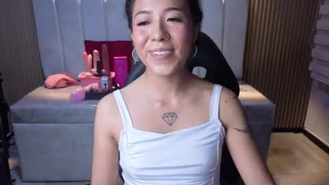 lynn_turner_ online show from July 30, 1:07 pm