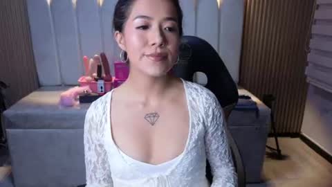 lynn_turner_ online show from August 3, 2:13 pm