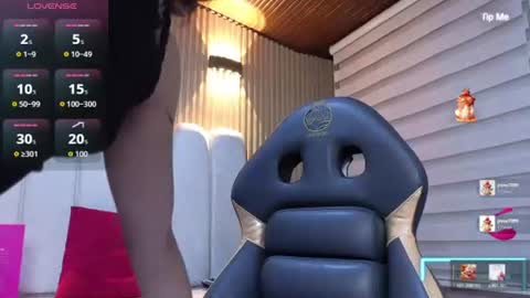 lynn_turner_ online show from August 3, 6:37 pm