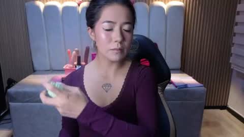 lynn_turner_ online show from August 10, 3:02 pm