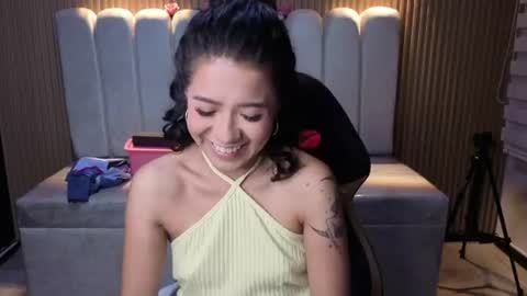 lynn_turner_ online show from August 15, 2:32 pm