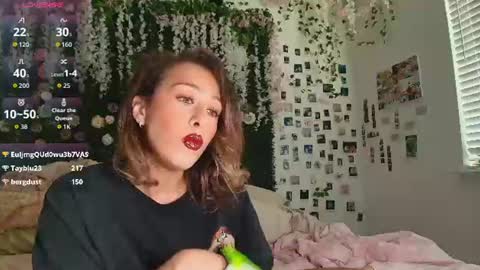 Lyra online show from August 1, 2:06 am
