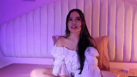 isabella online show from August 11, 1:46 pm