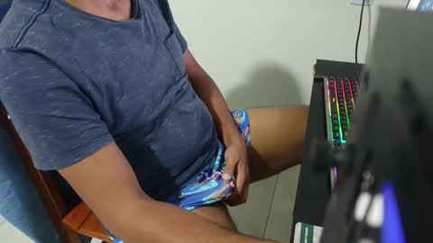m0ren01995 online show from May 14, 1:05 am