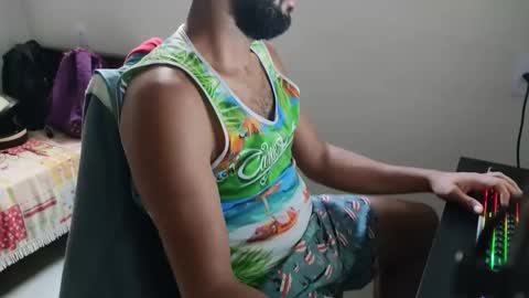 m0ren01995 online show from May 23, 5:38 pm