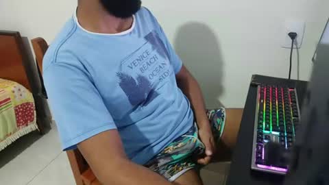 m0ren01995 online show from July 5, 2:47 am