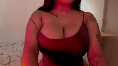 Emilia  online show from August 11, 9:28 pm
