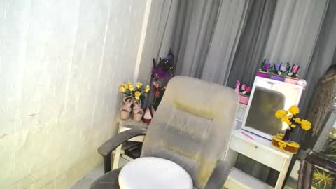 Cutie Yassie online show from August 14, 8:01 pm