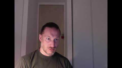 m4rduk81 online show from May 10, 5:20 am