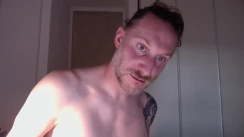 m4rduk81 online show from May 14, 2:05 pm
