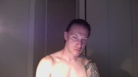 m4rduk81 online show from August 5, 3:26 am