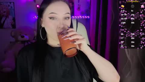 Melissa online show from August 10, 4:19 pm