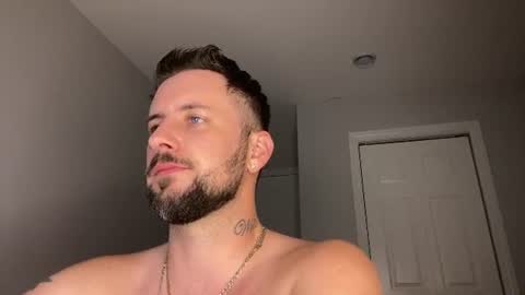 m_stephen online show from August 11, 1:51 am