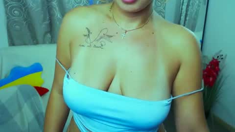 Vikki online show from August 6, 4:17 pm