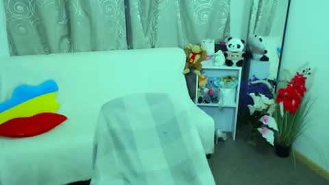 Vikki online show from August 9, 6:42 pm