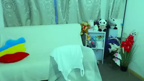 Vikki online show from August 13, 4:54 pm