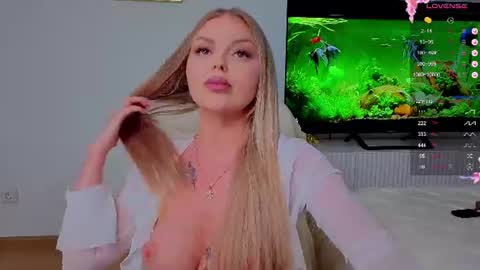 Mary online show from July 31, 9:53 pm