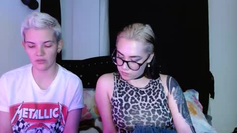 Mackezie and Noah online show from March 7, 11:45 pm