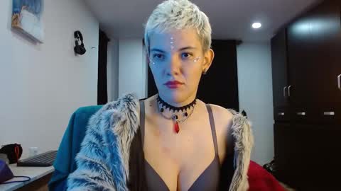 Mackezie and Noah online show from March 13, 1:03 am