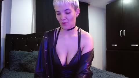 Mackezie and Noah online show from March 25, 7:47 am