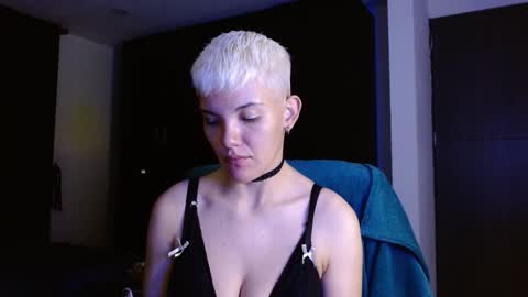 Mackezie and Noah online show from March 28, 7:37 am