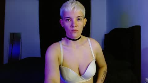 Mackezie and Noah online show from April 8, 5:39 am