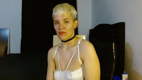 Mackezie and Noah online show from April 25, 6:41 am
