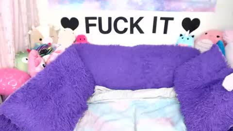 Mackenzie Wolfe online show from July 23, 4:04 am
