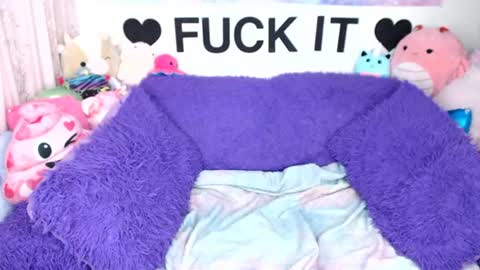 Mackenzie Wolfe online show from August 10, 4:03 am