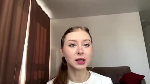 Mia online show from March 17, 9:58 am