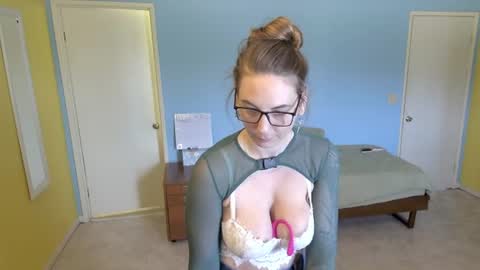 Madam Edgewood online show from July 17, 9:26 pm
